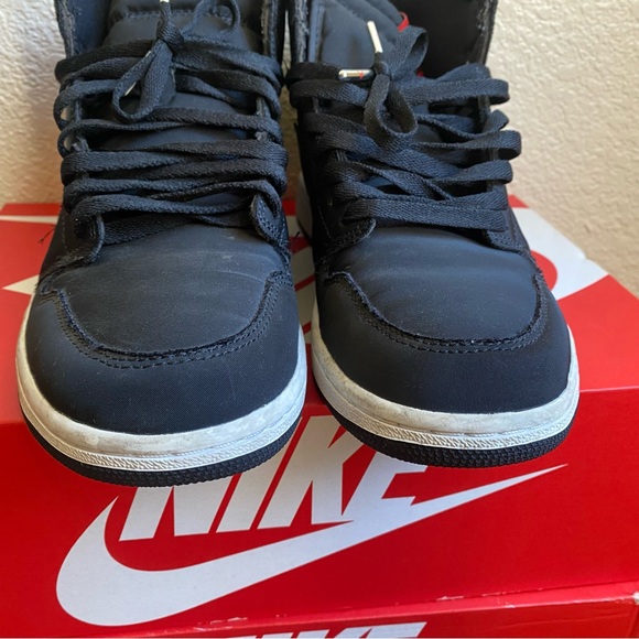 Paris Saint-Germain x Air Jordan 1 Retro High OG 'Paris Saint-Germain' - Picture 3 of 8